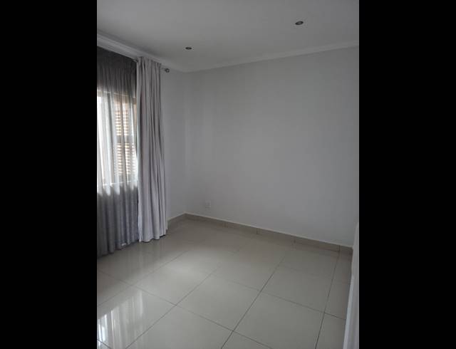 2 BEDROOM APARTMENT FOR SALE IN UMHLANGA RIDGE